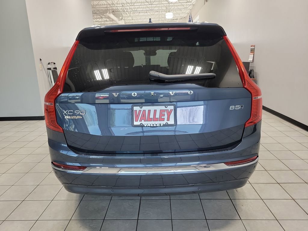 Used 2025 Volvo XC90 B5 Core image 35
