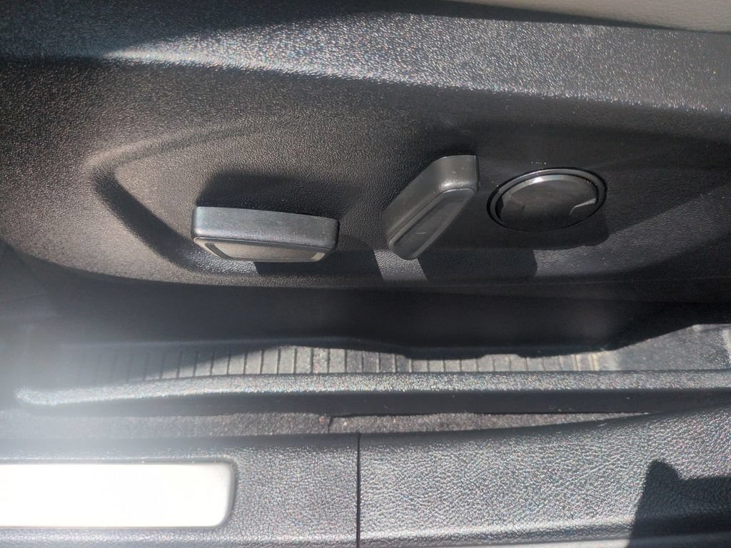 Used 2024 Ford Edge Titanium AWD/4WD image 14