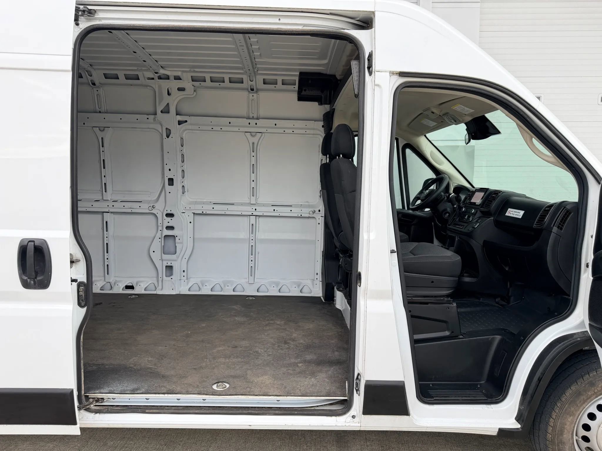 Used 2023 RAM ProMaster 2500 image 15
