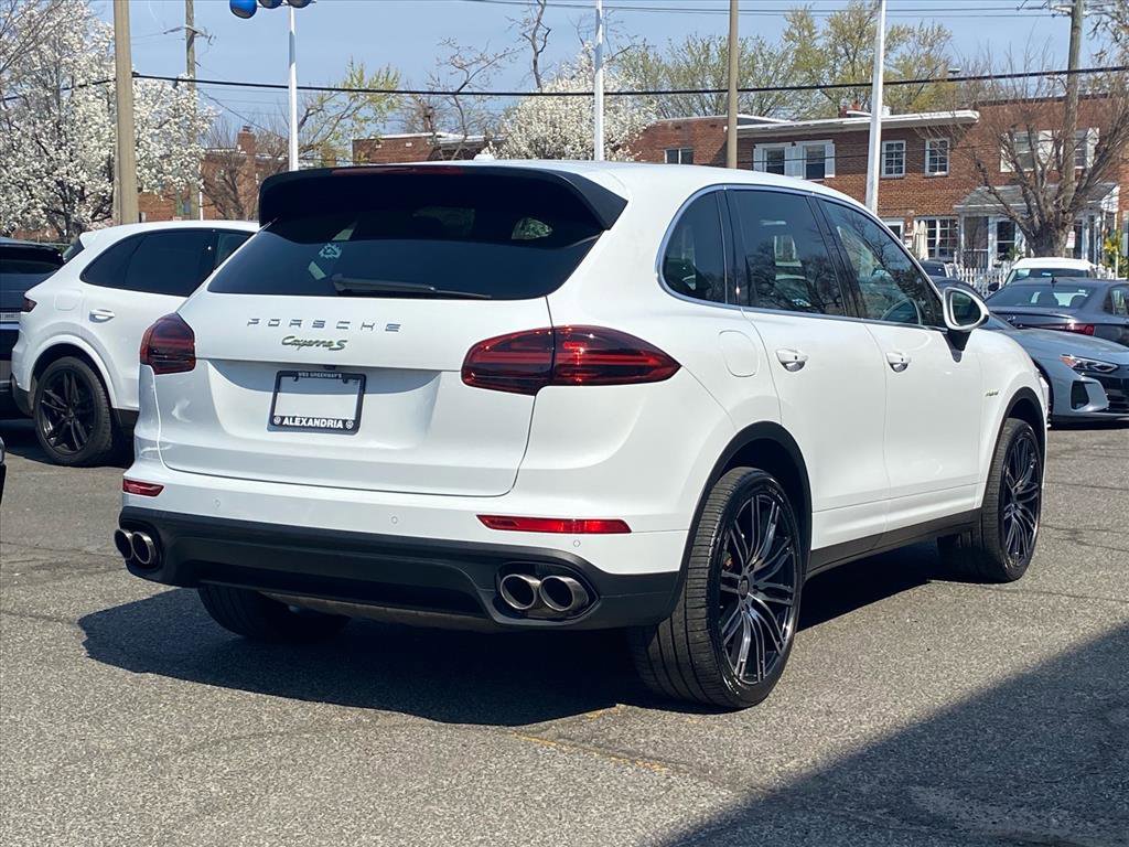Used 2016 Porsche Cayenne S image 3