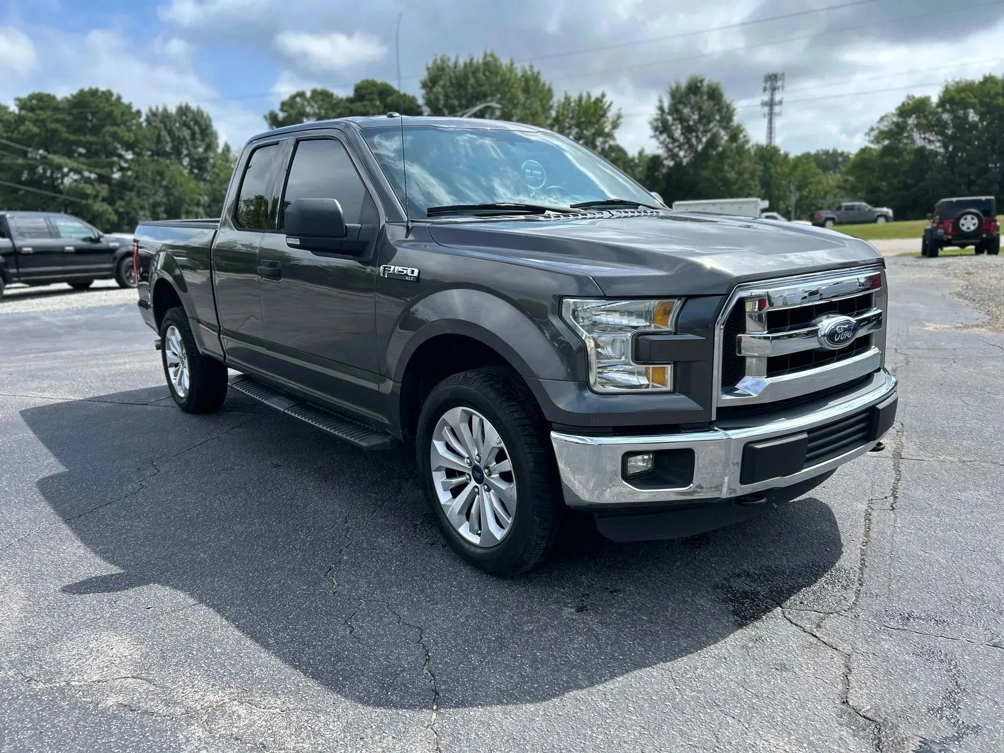 Used 2015 Ford F150 XLT w/ Equipment Group 301A Mid AWD/4WD image 5