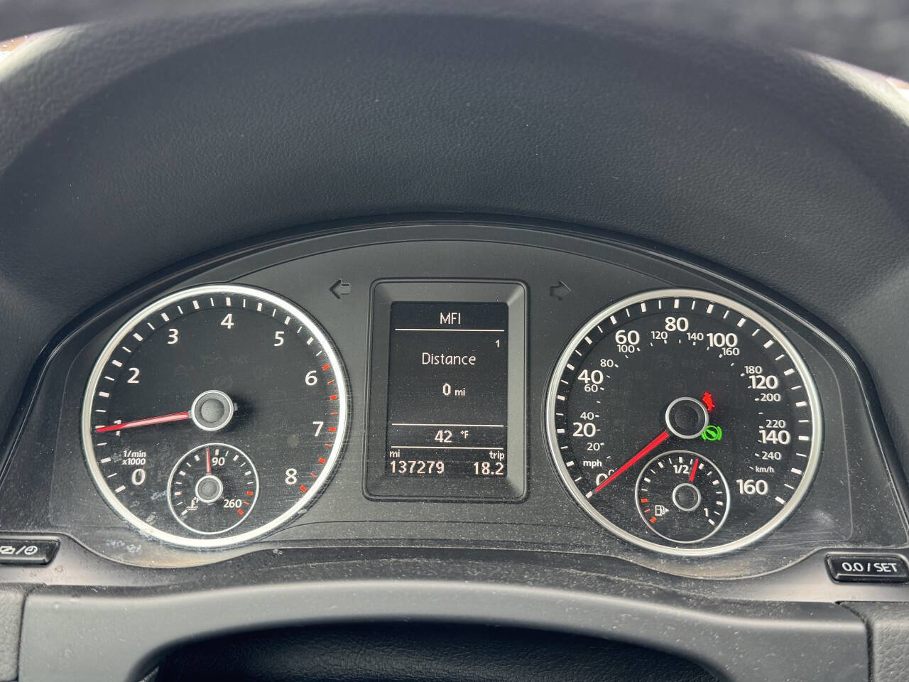 Used 2017 Volkswagen Tiguan S image 17