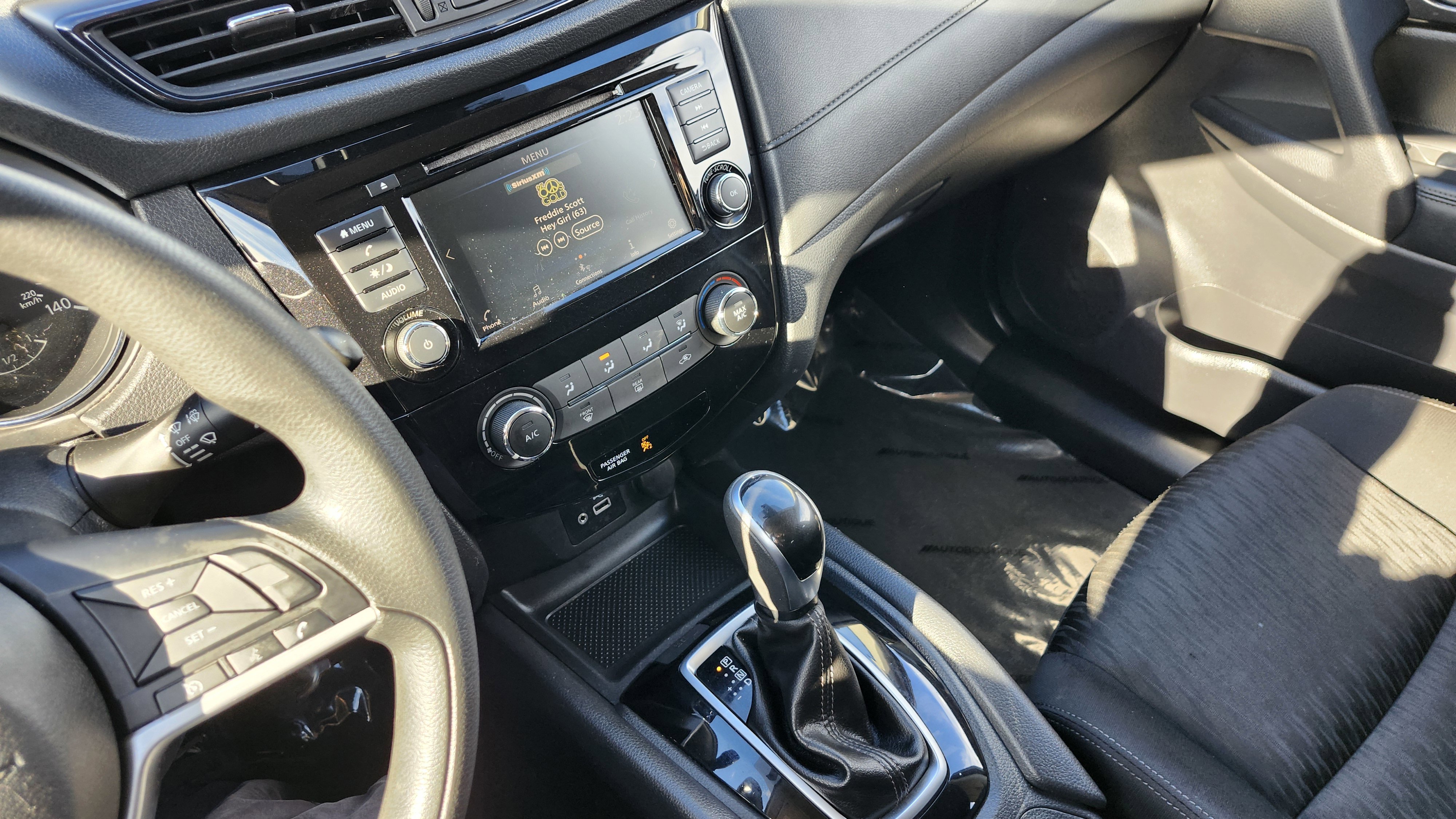 Used 2020 Nissan Rogue S image 25