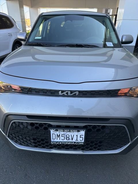 Used 2025 Kia Soul LX image 3