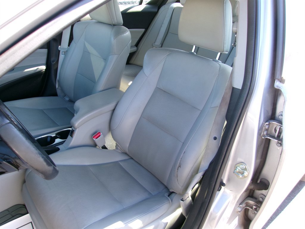 Used 2017 Acura ILX w/ Premium Package image 16