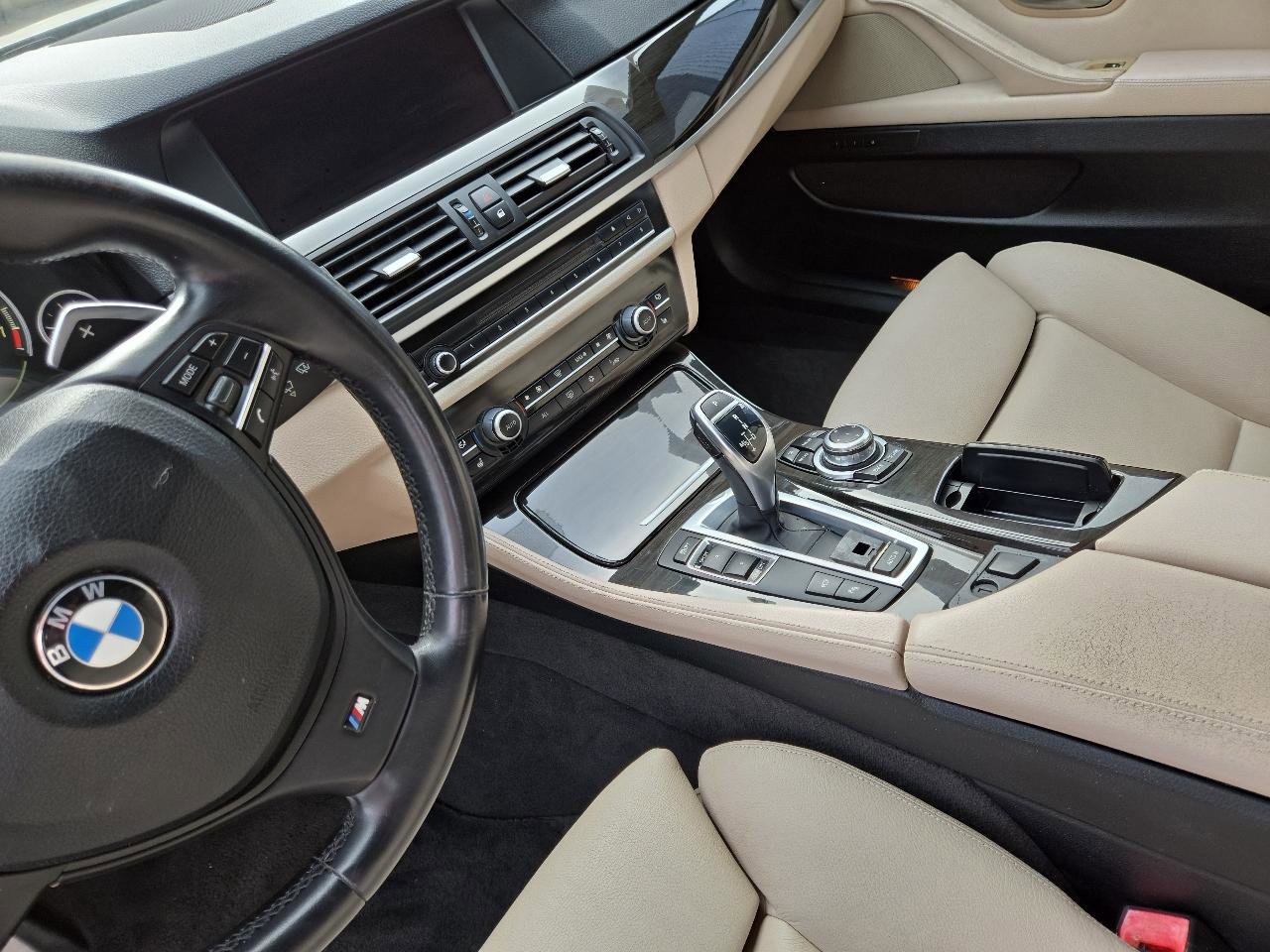 Used 2011 BMW 550i Sedan image 9
