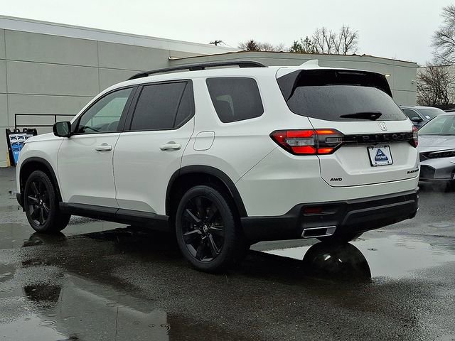 Certified 2025 Honda Pilot Black Edition image 4