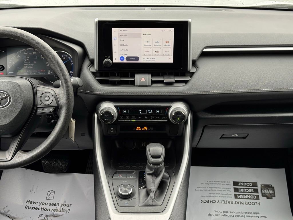 Certified 2025 Toyota RAV4 LE image 21
