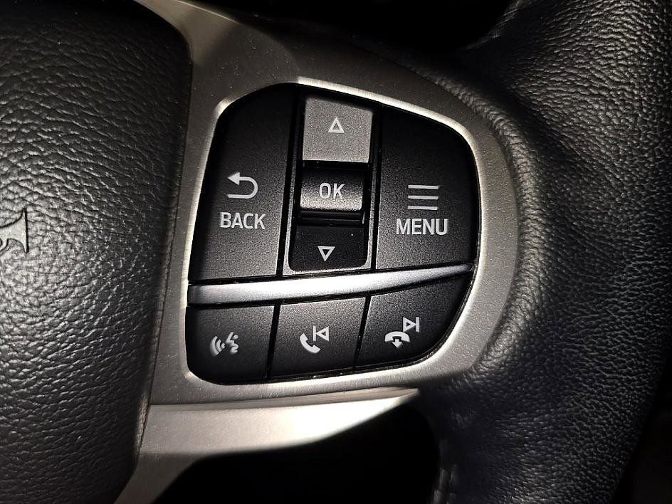 Used 2022 Ford Explorer XLT w/ Equipment Group 202A image 16