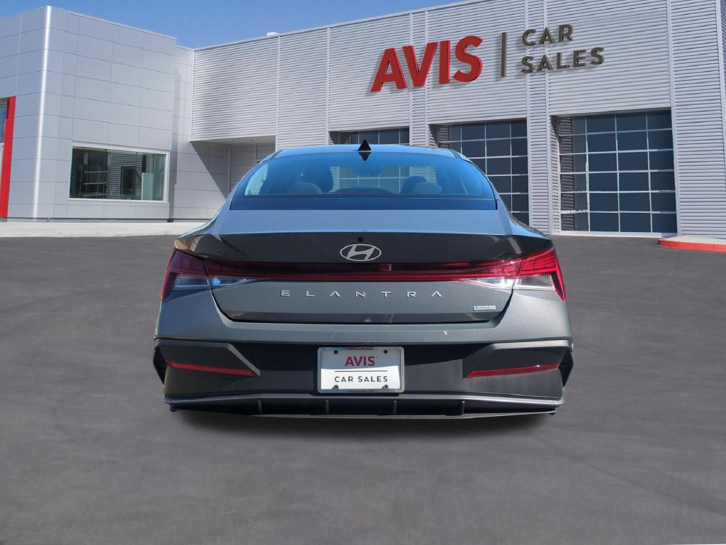 Used 2026 Hyundai Elantra Hybrid FWD image 6