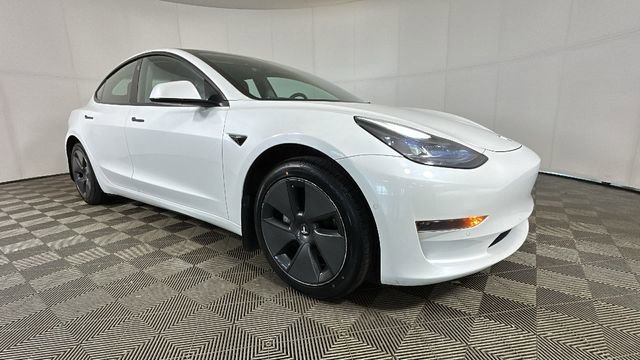 Used 2021 Tesla Model 3 Standard Range Plus RWD image 2