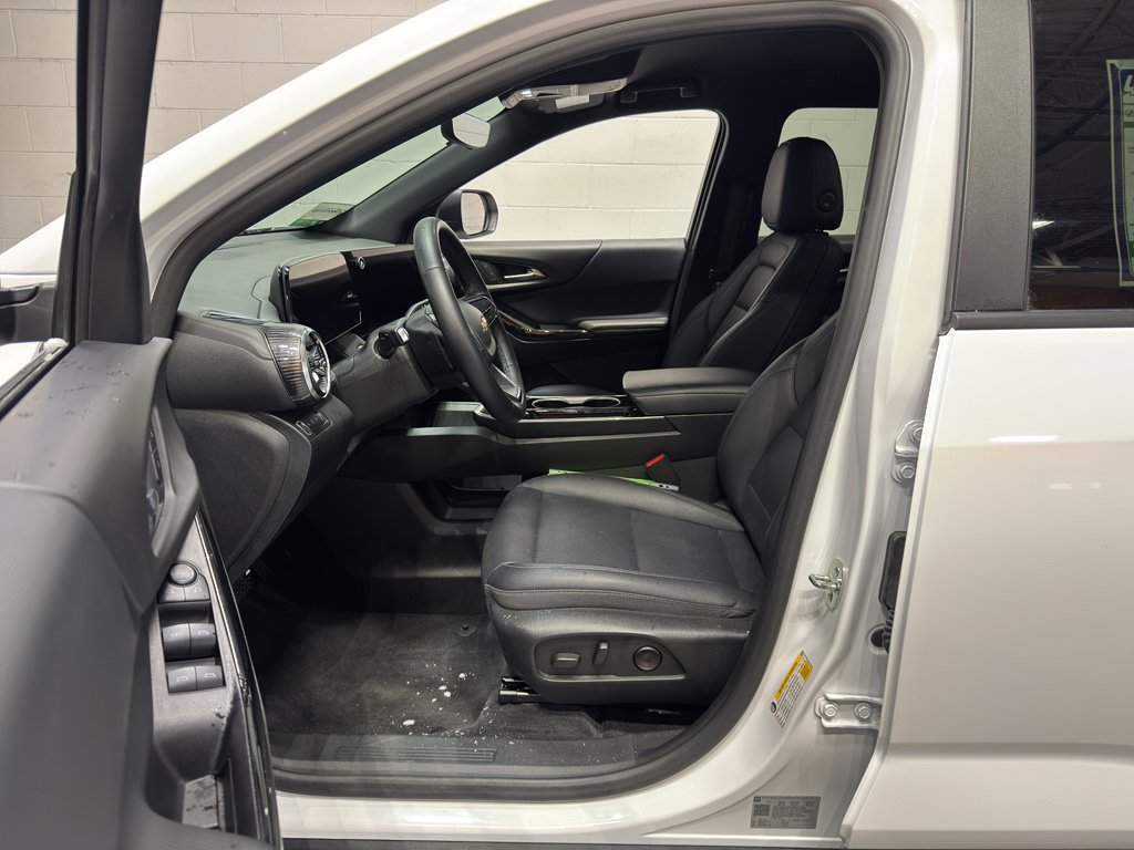 Used 2025 Chevrolet Equinox LT w/ Convenience Package II image 15