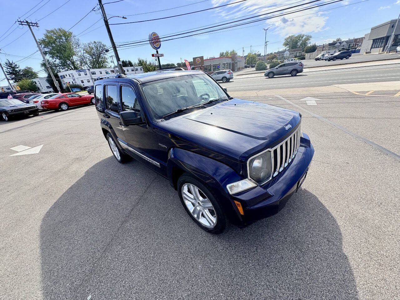 Used 2012 Jeep Liberty Limited Jet w/ Comfort/Convenience Group AWD/4WD image 38