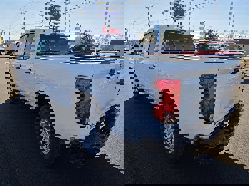 Used 2023 Chevrolet Colorado W/T image 5