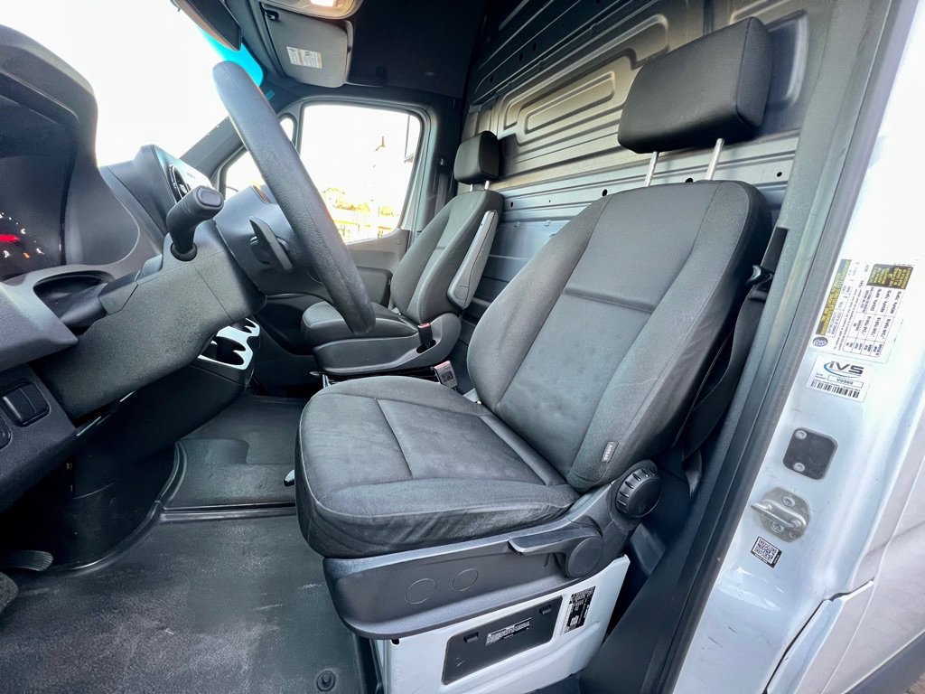 Used 2019 Freightliner Sprinter 2500 image 12