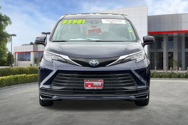 Used 2022 Toyota Sienna LE FWD image 11