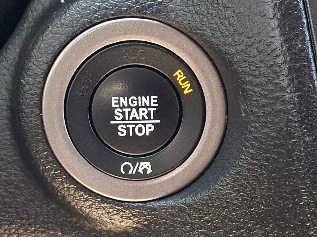 Used 2018 Dodge Journey Crossroad w/ Driver Convenience Group FWD image 29