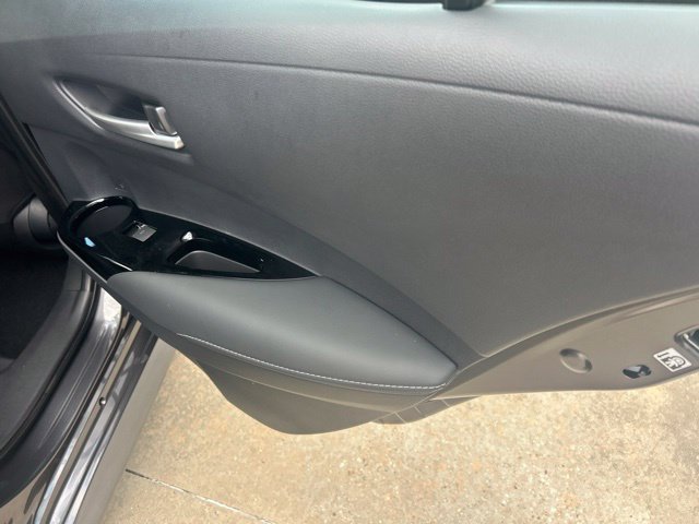 Used 2026 Toyota Corolla SE FWD image 14