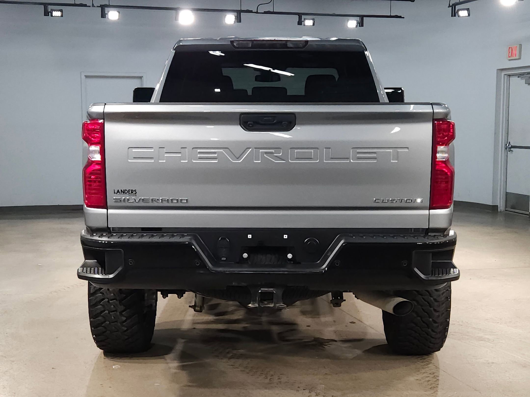 Used 2024 Chevrolet Silverado 2500 Custom w/ Custom Value Package image 6