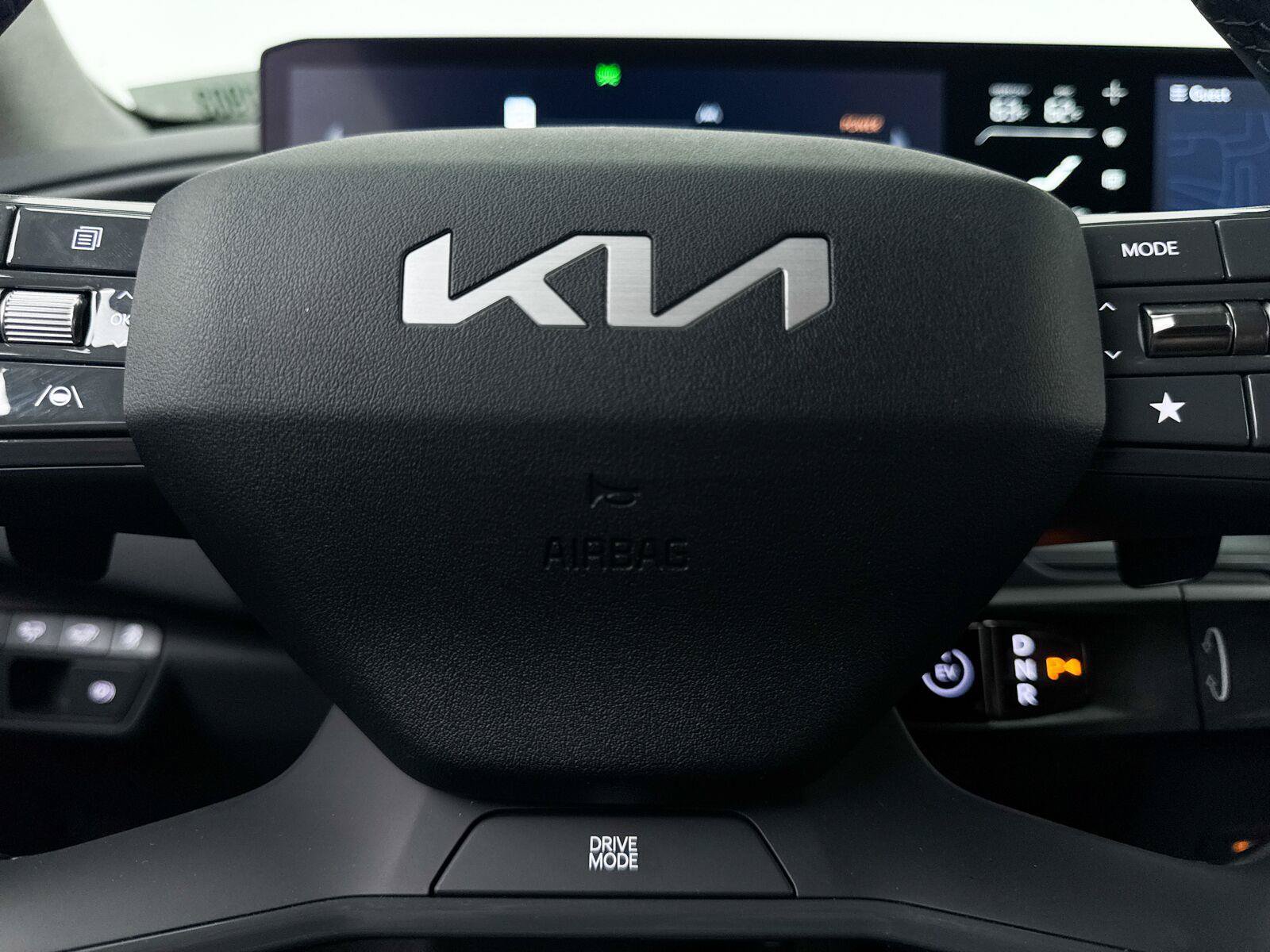 Used 2024 Kia EV9 Light Long Range RWD image 10