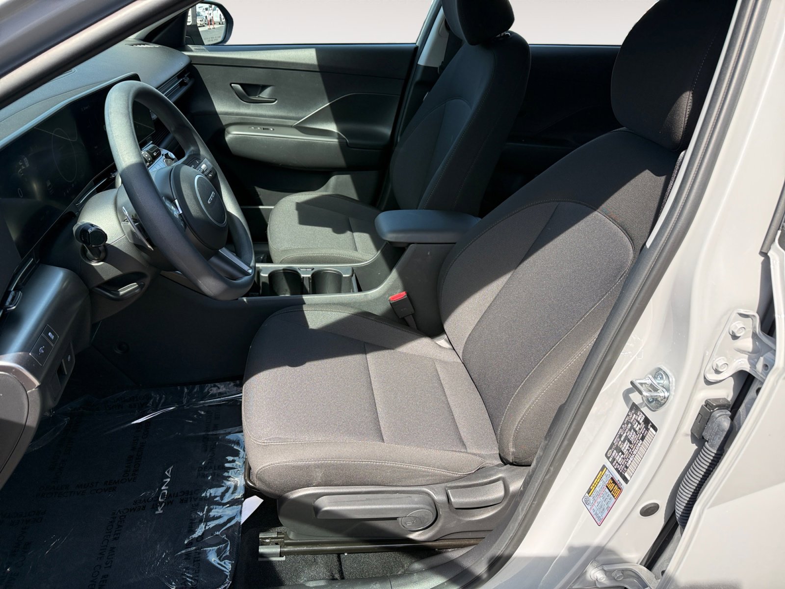 Certified 2025 Hyundai Kona SE image 10