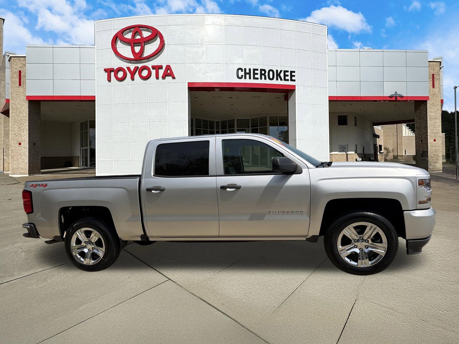 Used 2018 Chevrolet Silverado 1500 Custom w/ Custom Value Package AWD/4WD image 4