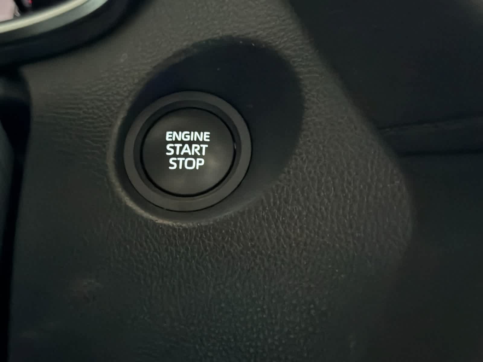 Used 2025 Toyota Corolla Cross XLE FWD image 23