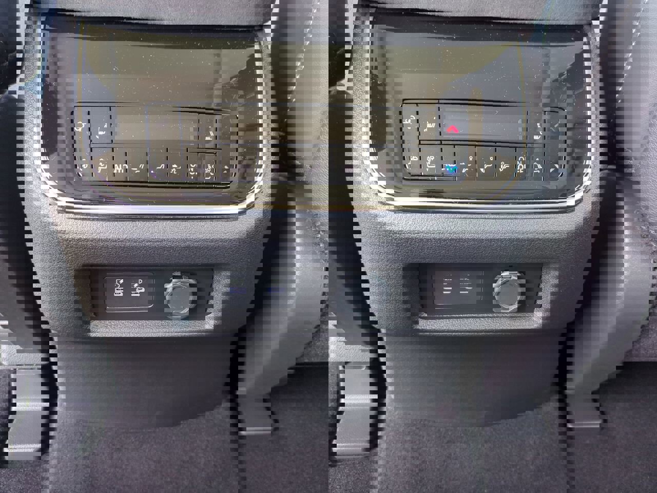 New 2026 INFINITI QX80 Luxe w/ Cargo Package image 16