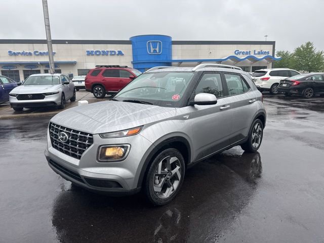 Used 2023 Hyundai Venue SEL w/ Cargo Package FWD image 1