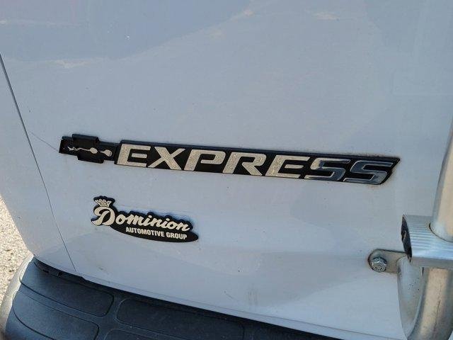 Used 2017 Chevrolet Express 2500 image 6