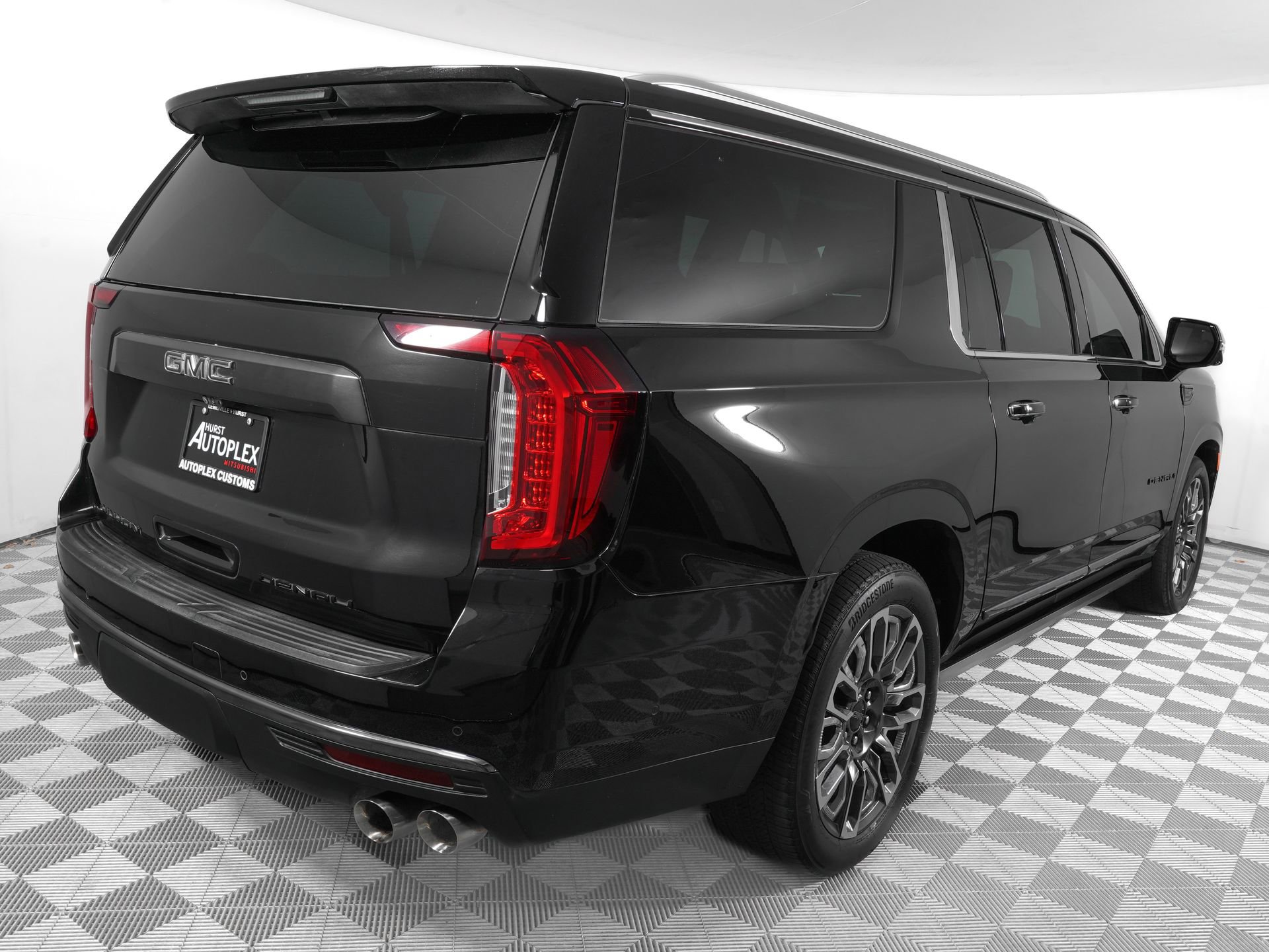 Used 2024 GMC Yukon XL Denali Ultimate image 5