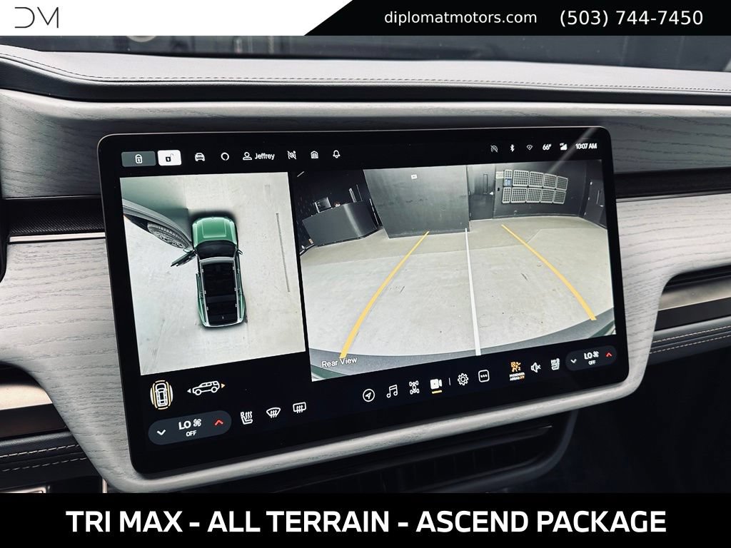 Used 2025 Rivian R1S Premium AWD/4WD image 35