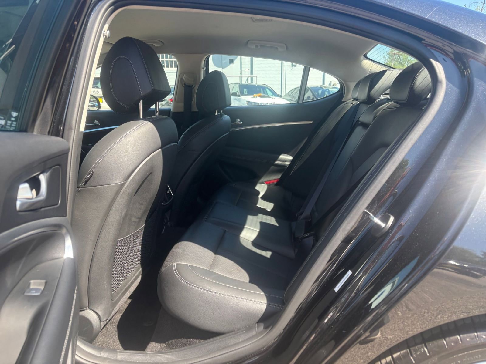 Used 2025 Genesis G70 2.5T image 25