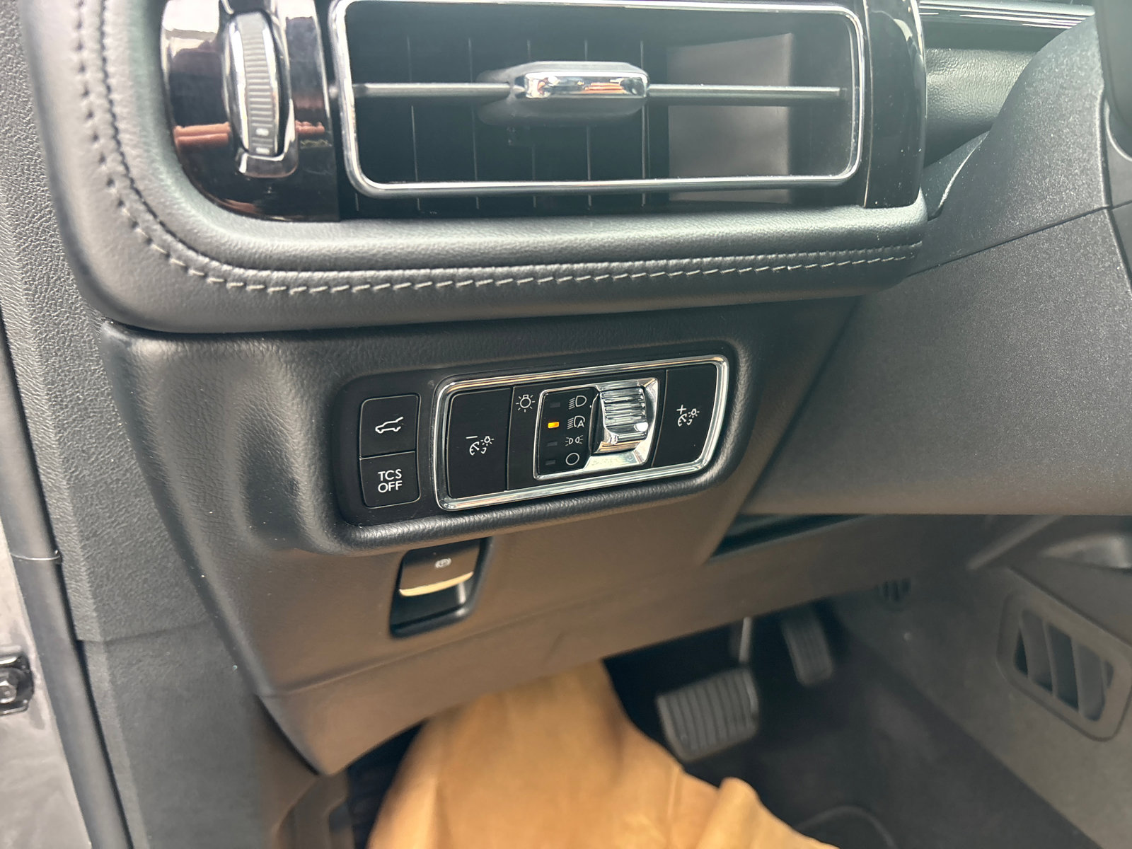 Certified 2023 Lincoln Nautilus Reserve w/ Equipment Group 201A image 14