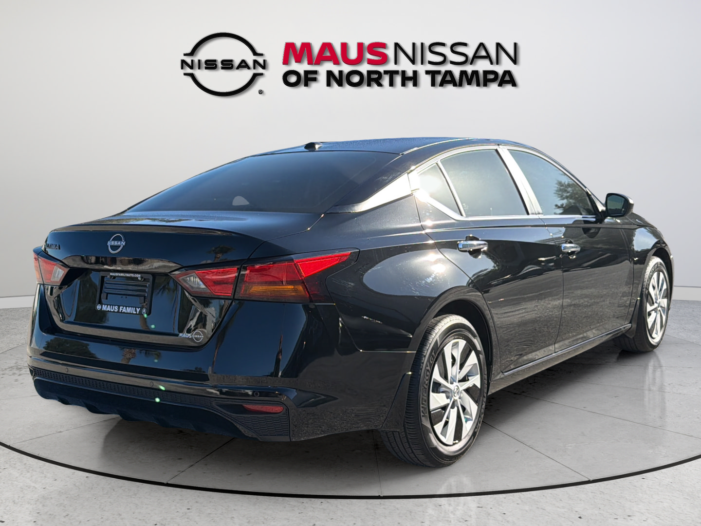 Used 2025 Nissan Altima 2.5 S FWD image 10
