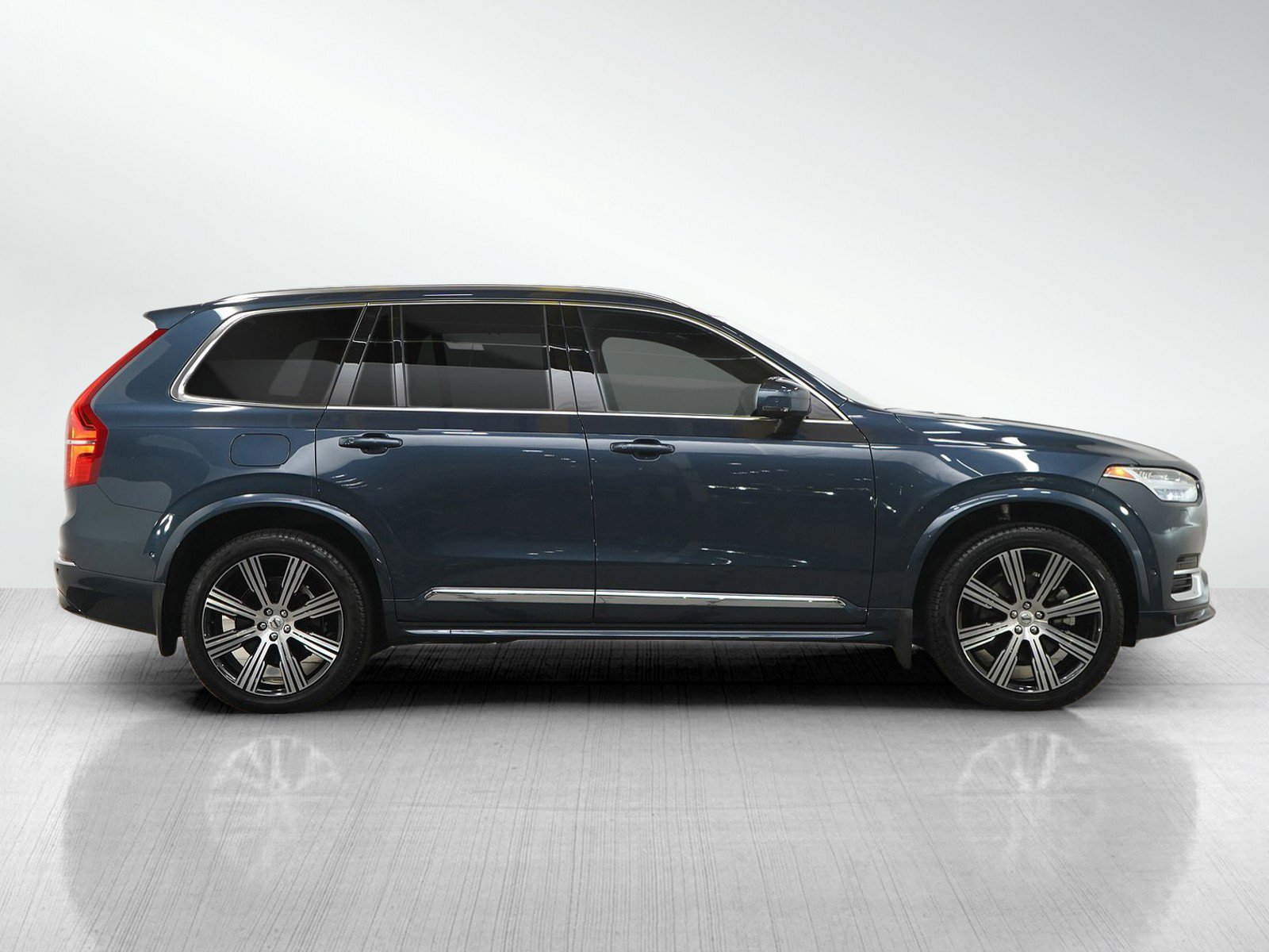 Used 2024 Volvo XC90 B6 Ultimate w/ Protection Package Premier AWD/4WD image 7