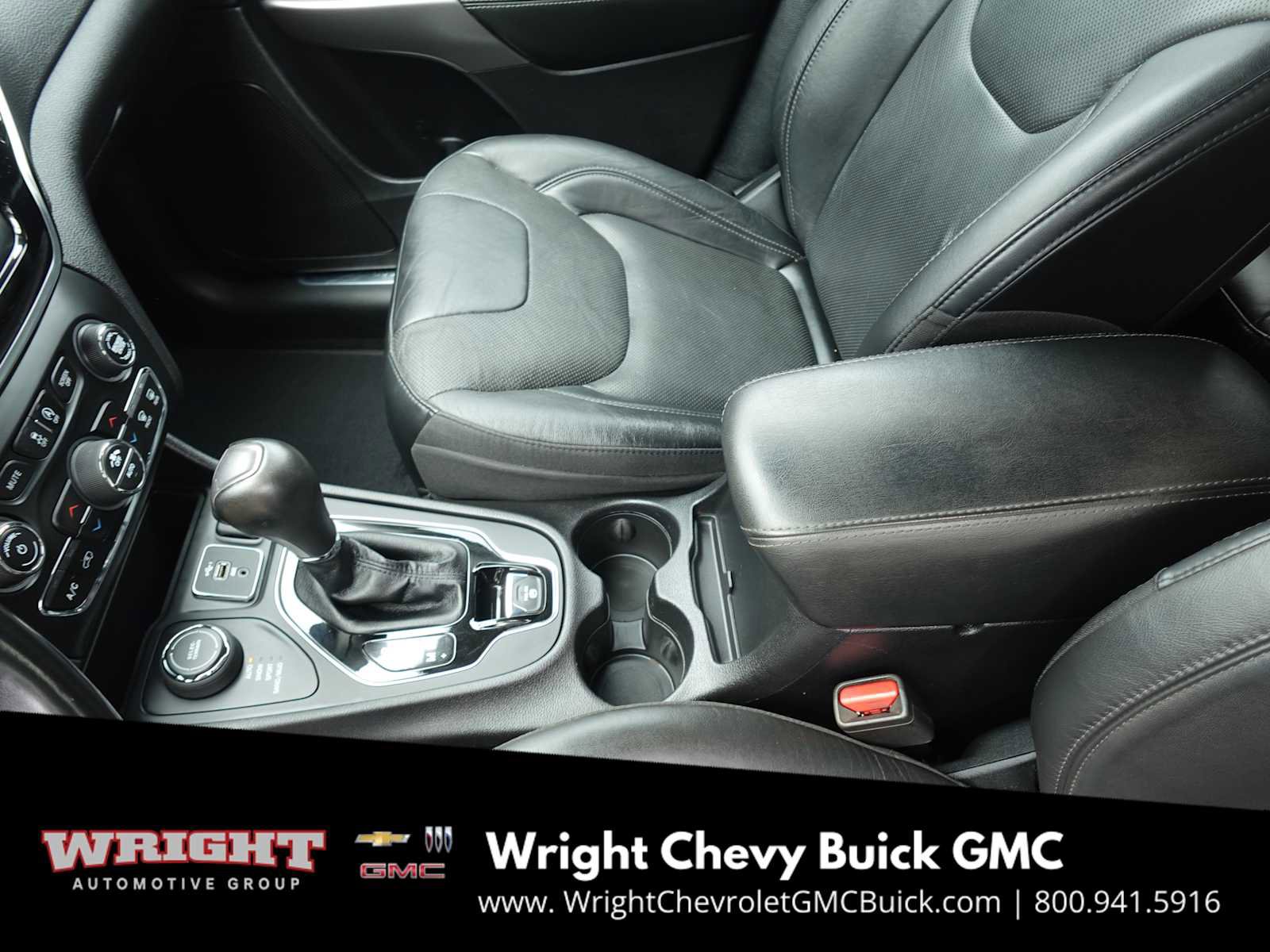 Used 2020 Jeep Cherokee Limited image 24