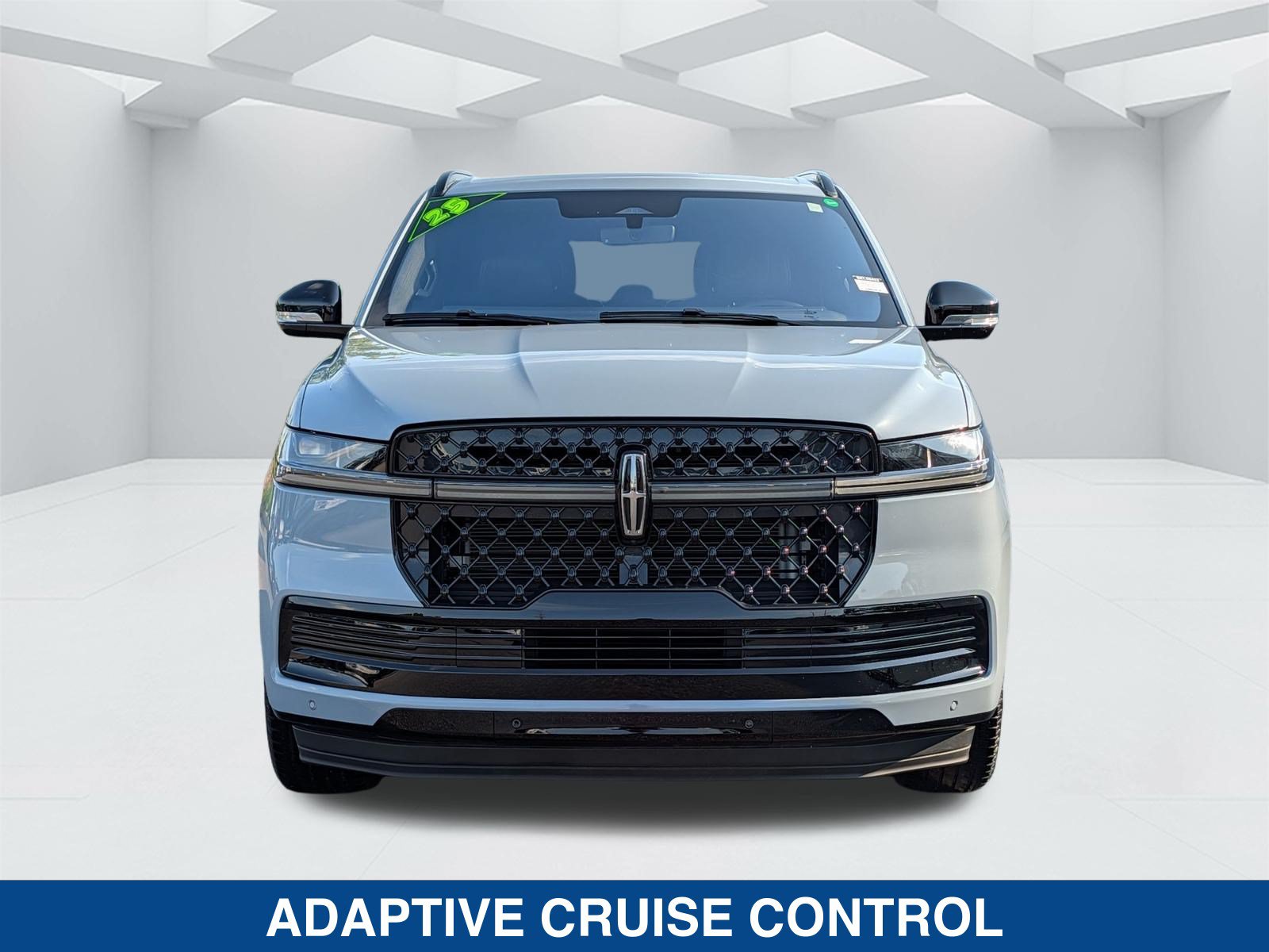Used 2025 Lincoln Navigator Reserve w/ Jet Appearance Package AWD/4WD image 9