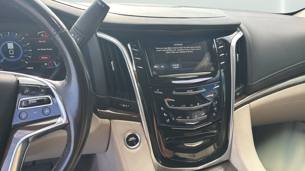 Used 2020 Cadillac Escalade Luxury RWD image 15