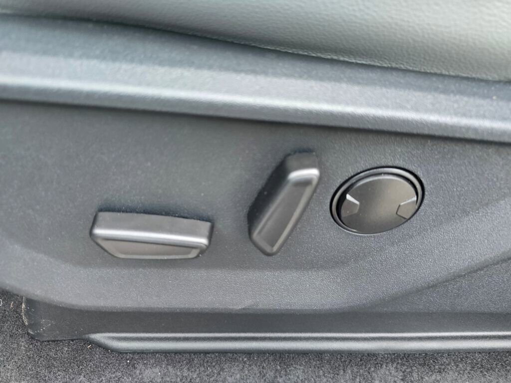 New 2025 Ford F150 Lightning Flash AWD/4WD image 17