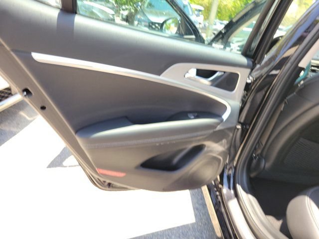 Certified 2026 Genesis G70 2.5T Prestige RWD image 9