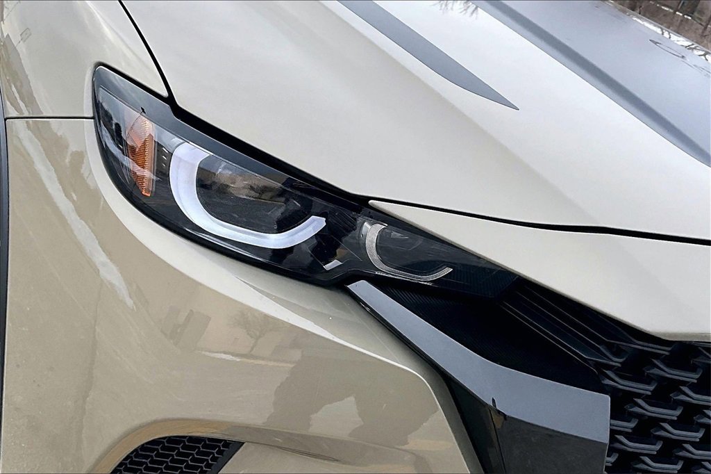 Used 2025 MAZDA CX-50 Meridian Edition image 29