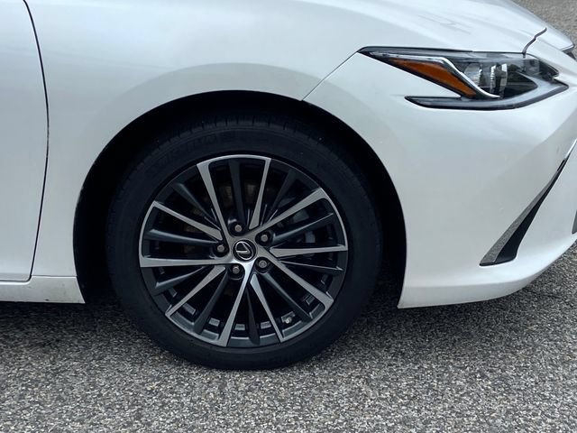 Certified 2023 Lexus ES 350 w/ Premium Package FWD image 9