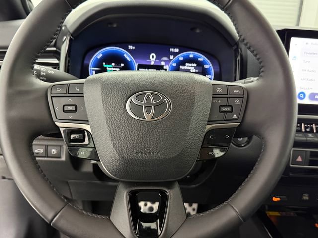 Used 2025 Toyota Camry XSE FWD image 9