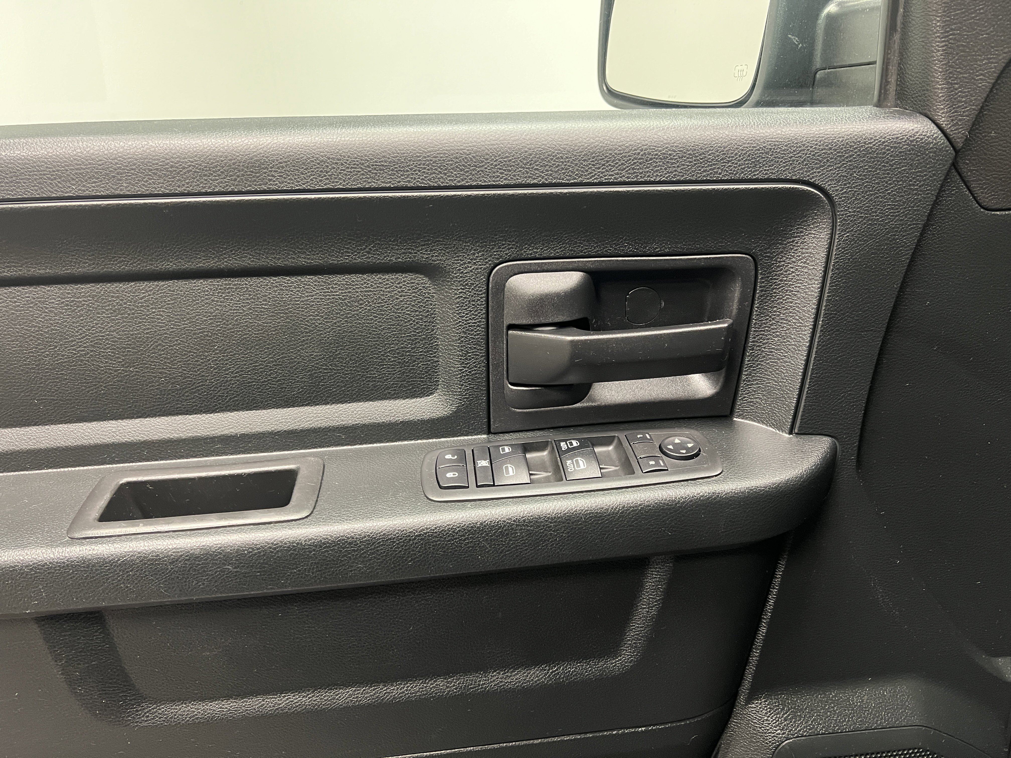Used 2018 RAM 1500 Express image 18