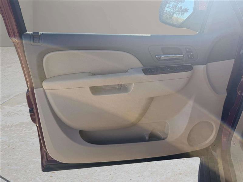 Used 2011 GMC Yukon SLT w/ SLT-2 Equipment Package image 17