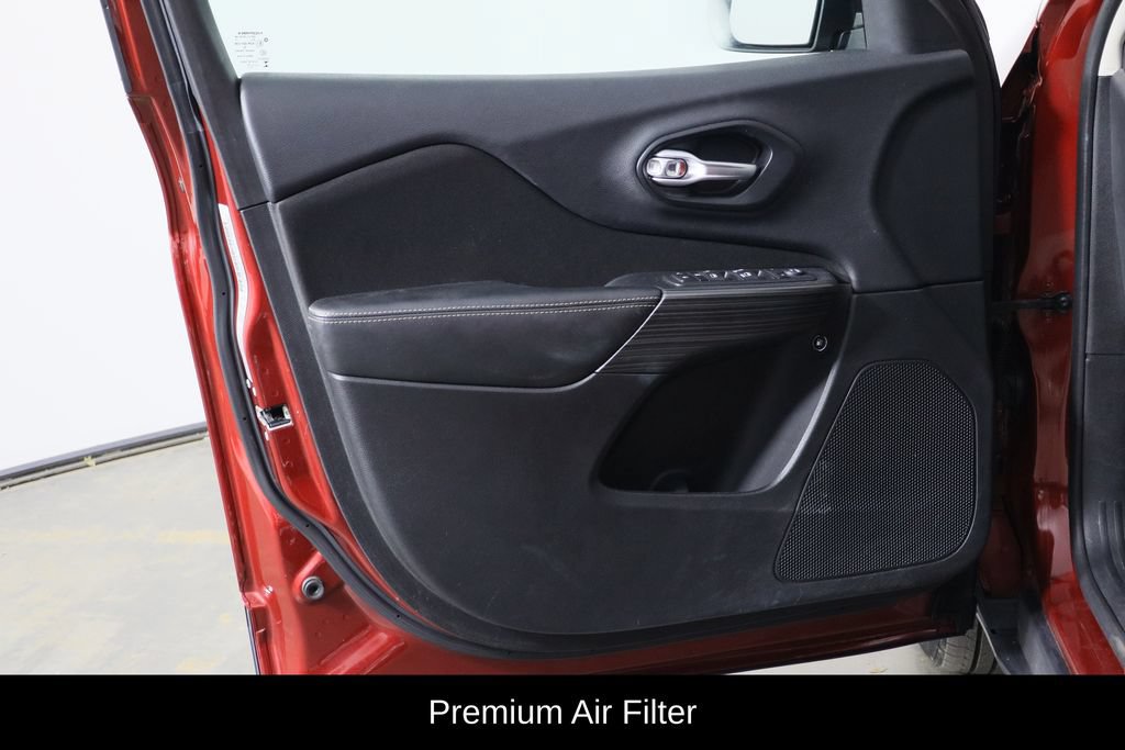 Used 2015 Jeep Cherokee Latitude w/ Comfort/Convenience Group FWD image 13