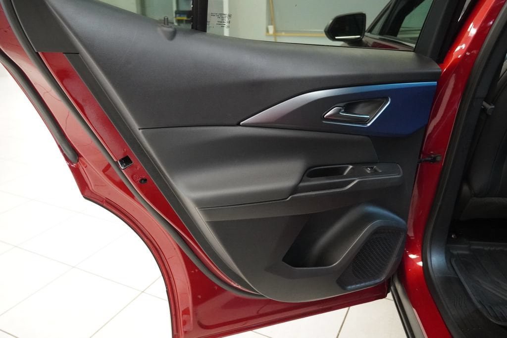 New 2026 Chevrolet Equinox EV LT w/ LPO, Blackout Package FWD image 26