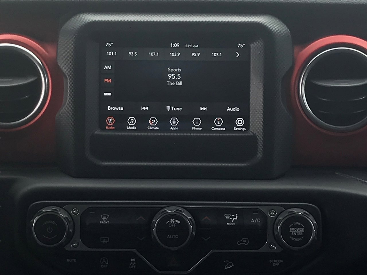 Used 2019 Jeep Wrangler Unlimited Rubicon AWD/4WD image 8