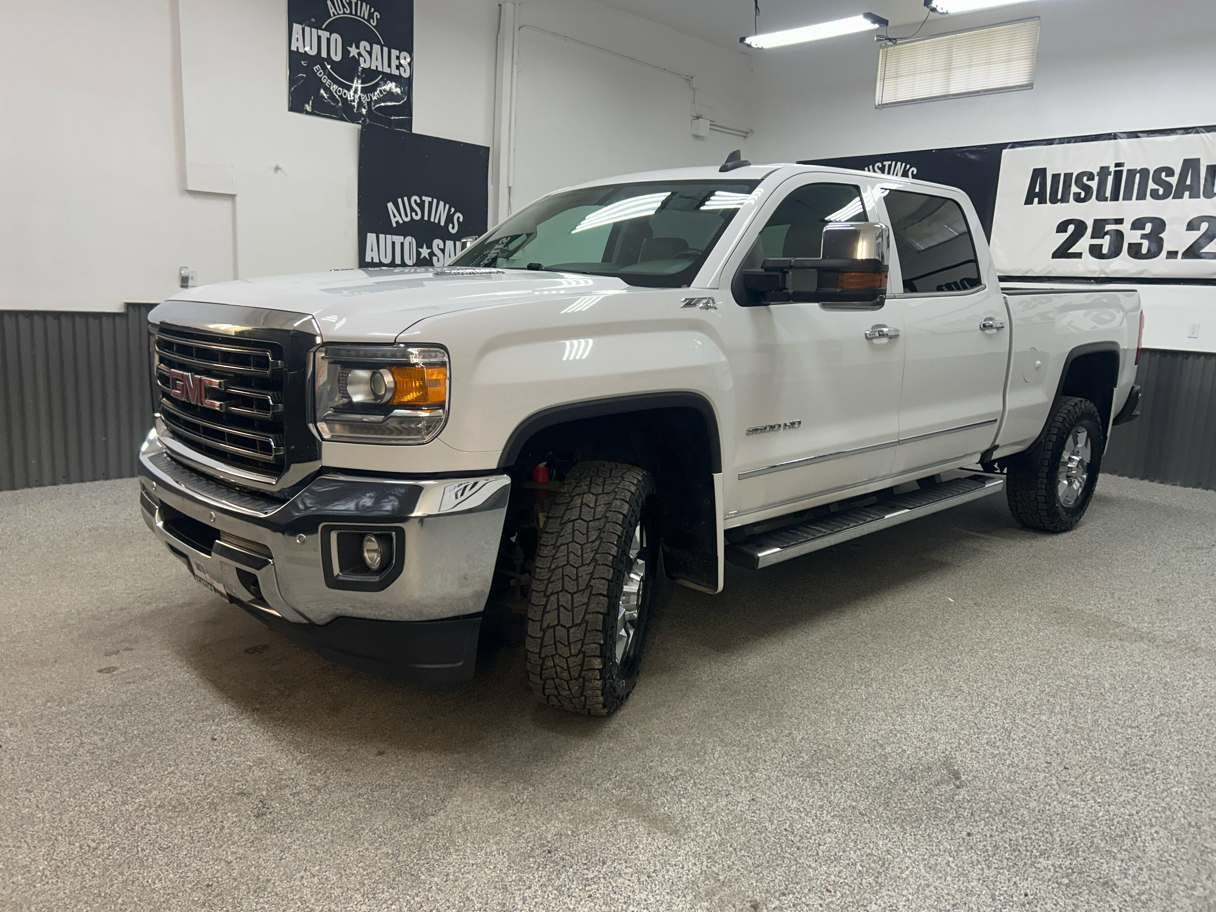 Used 2016 GMC Sierra 3500 SLT w/ Duramax Plus Package AWD/4WD image 3